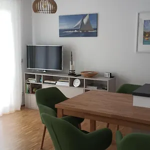 https://wunderschoene-ferienwohnung-direkt-an-der-elbe-alt-und.dresdenhotels.net